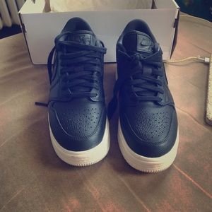 WMNS AIR JORDAN 1 LOW LIFTED